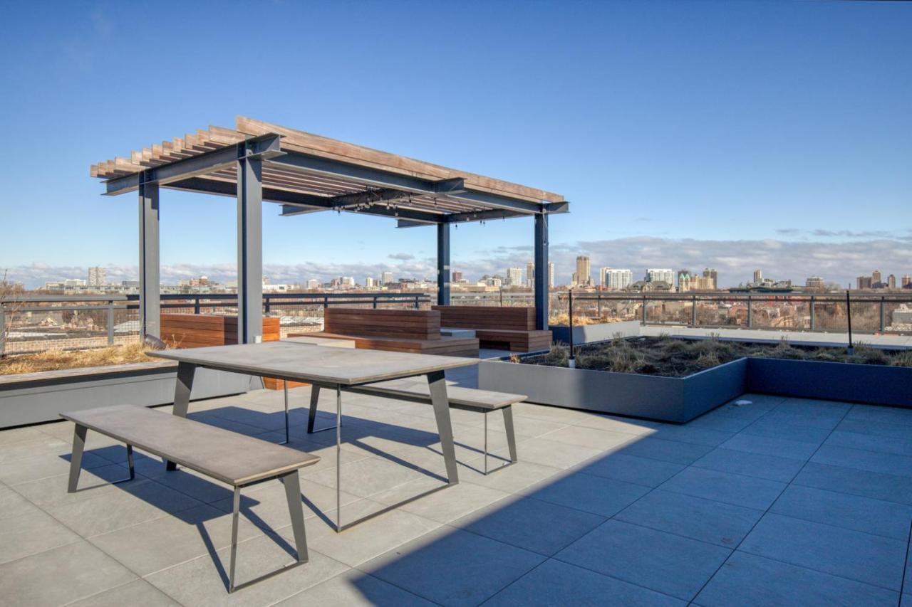 Lincoln Park 2br W Lounge Roof Gym Nr Depaul Chi-566 *